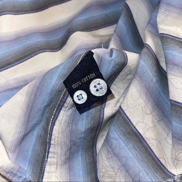 ✨HOSTPICK✨7 Diamonds Button-Down Long Sleeve - Picture 4 of 8